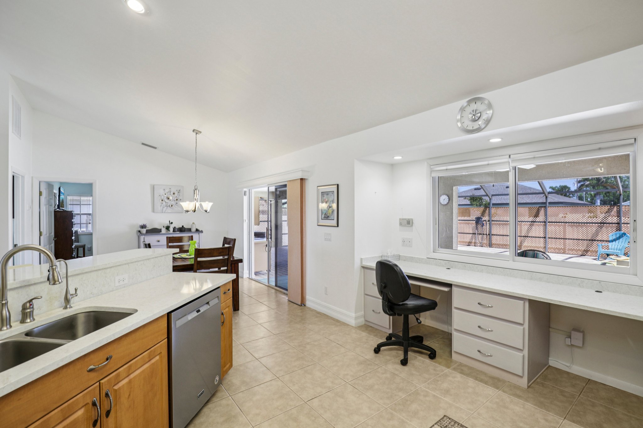 NE 33rd Ln-S1704-019.jpg