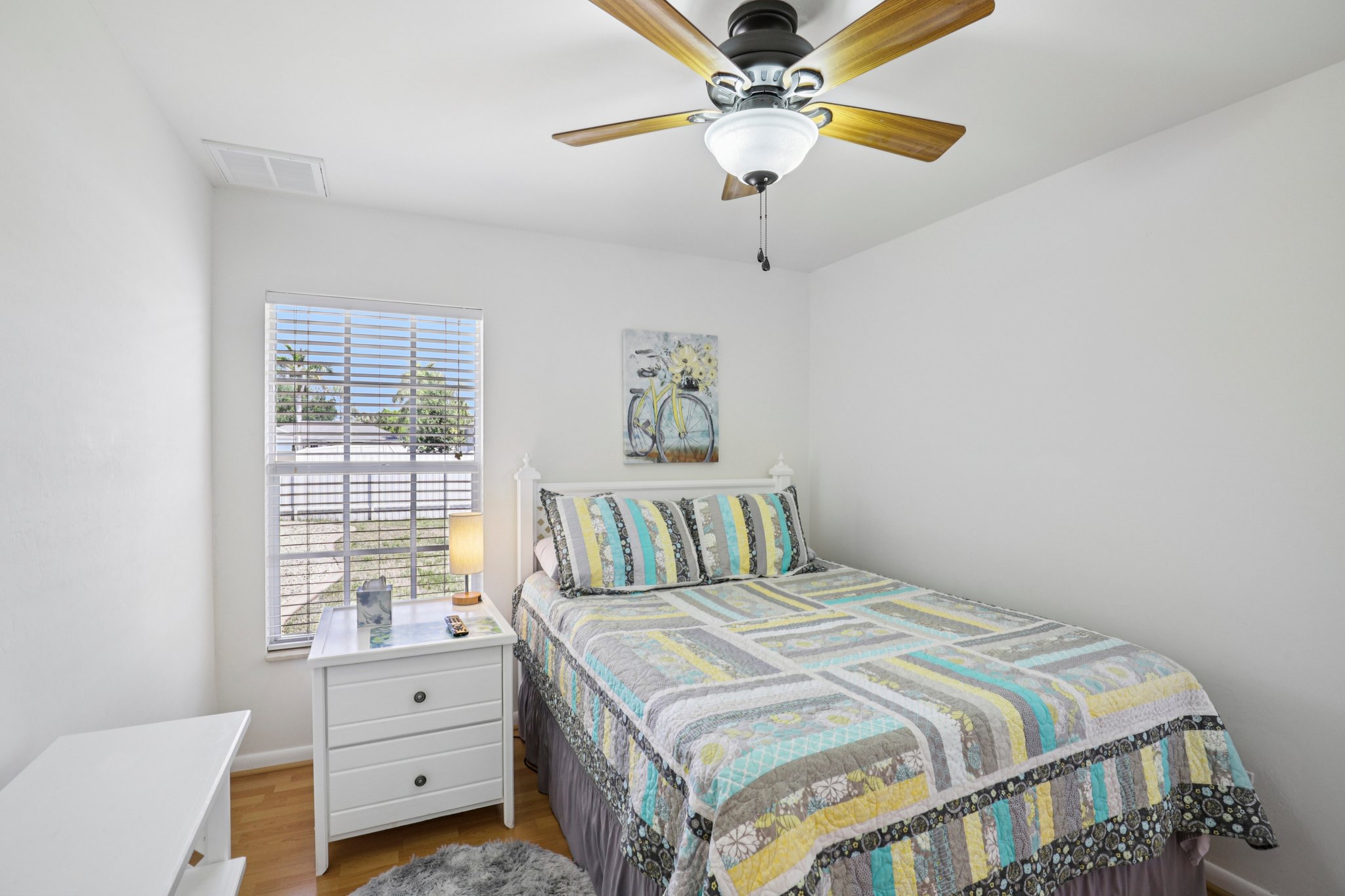 NE 33rd Ln-S1704-029.jpg