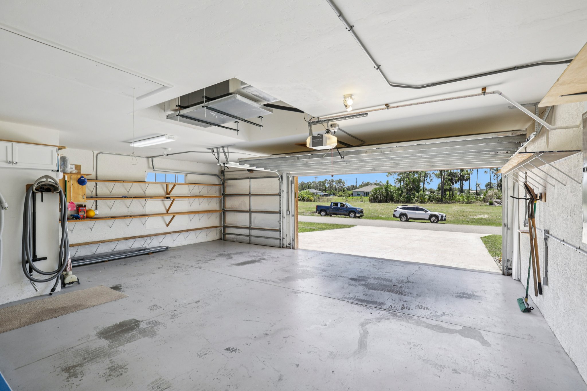 NE 33rd Ln-S1704-035.jpg