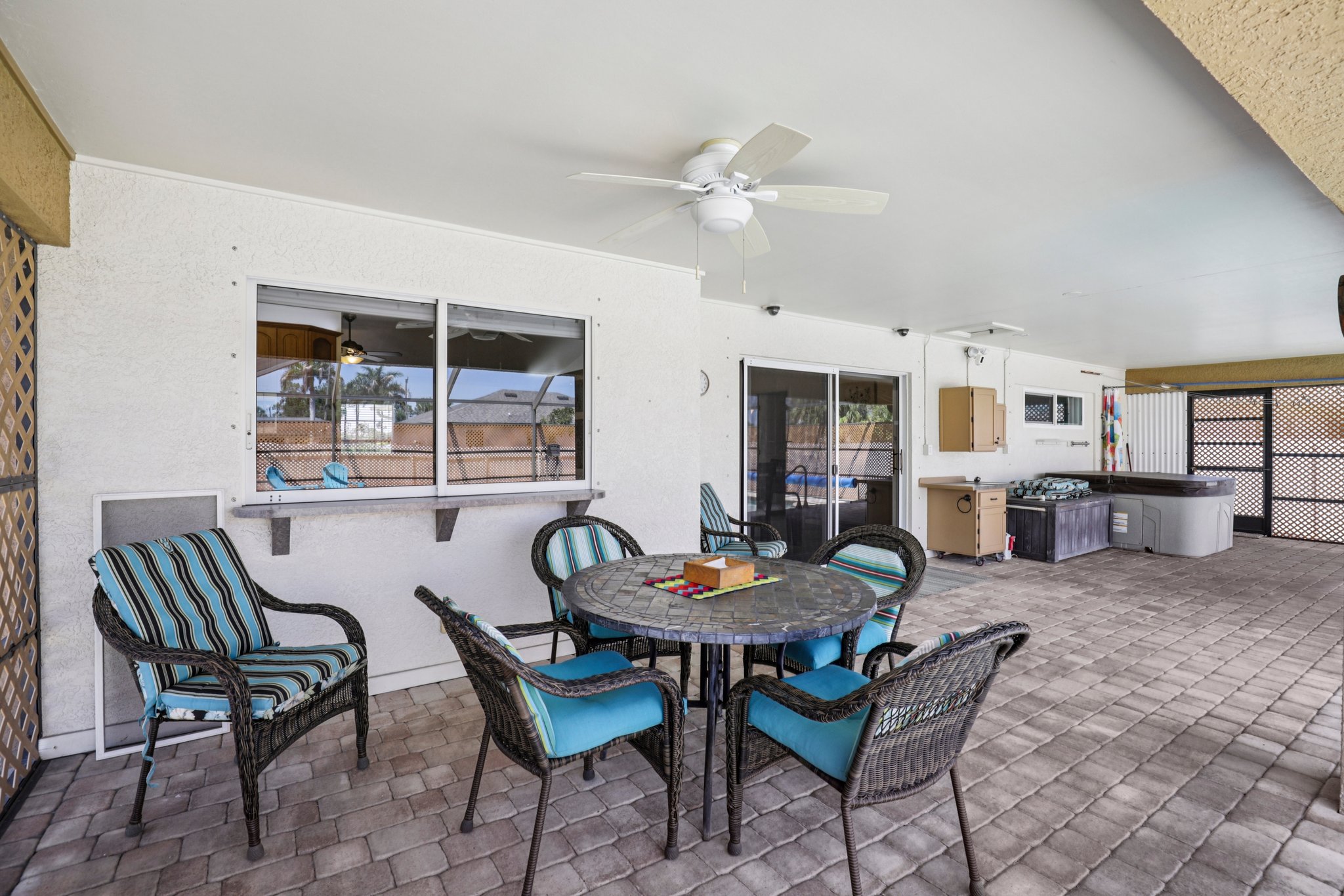 NE 33rd Ln-S1704-039.jpg