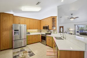 NE 33rd Ln-S1704-015.jpg