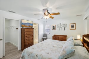 NE 33rd Ln-S1704-021.jpg