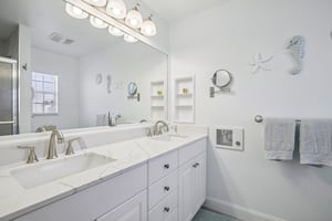 NE 33rd Ln-S1704-025.jpg