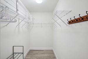 NE 33rd Ln-S1704-026.jpg