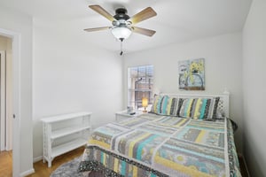 NE 33rd Ln-S1704-030.jpg