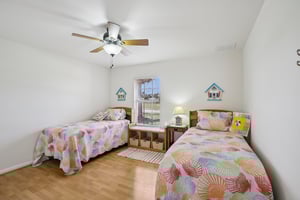 NE 33rd Ln-S1704-032.jpg