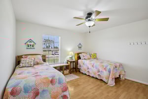 NE 33rd Ln-S1704-033.jpg