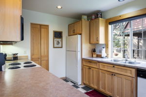 1603 Prairie Falcon Dr, Redmond, OR 97756, USA Photo 11
