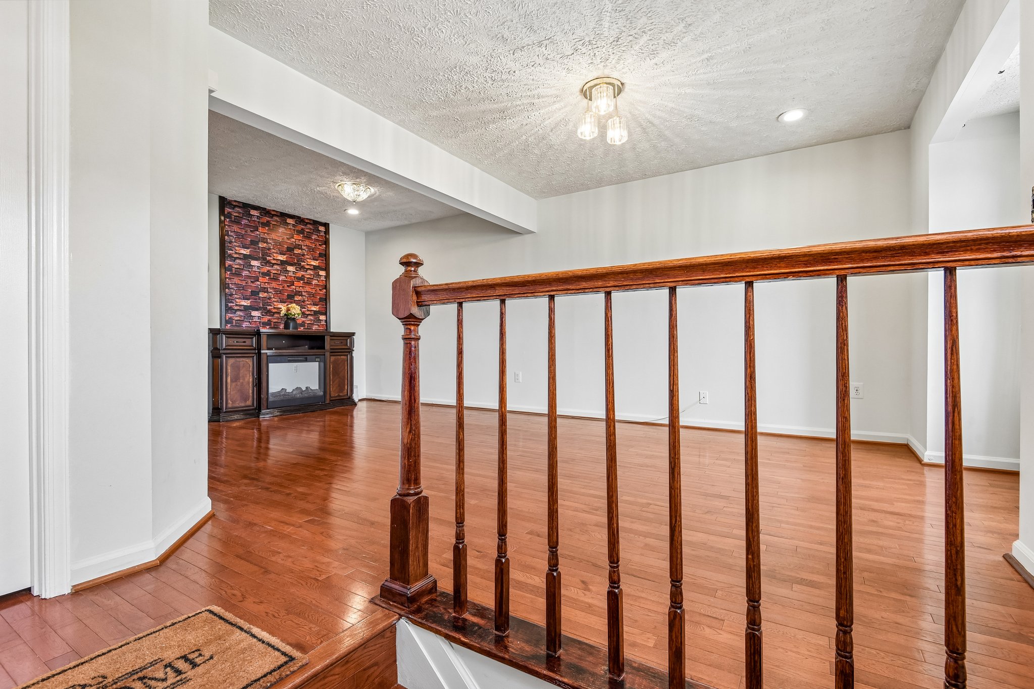 1603 Winding Brook Way-S1006-004.jpg