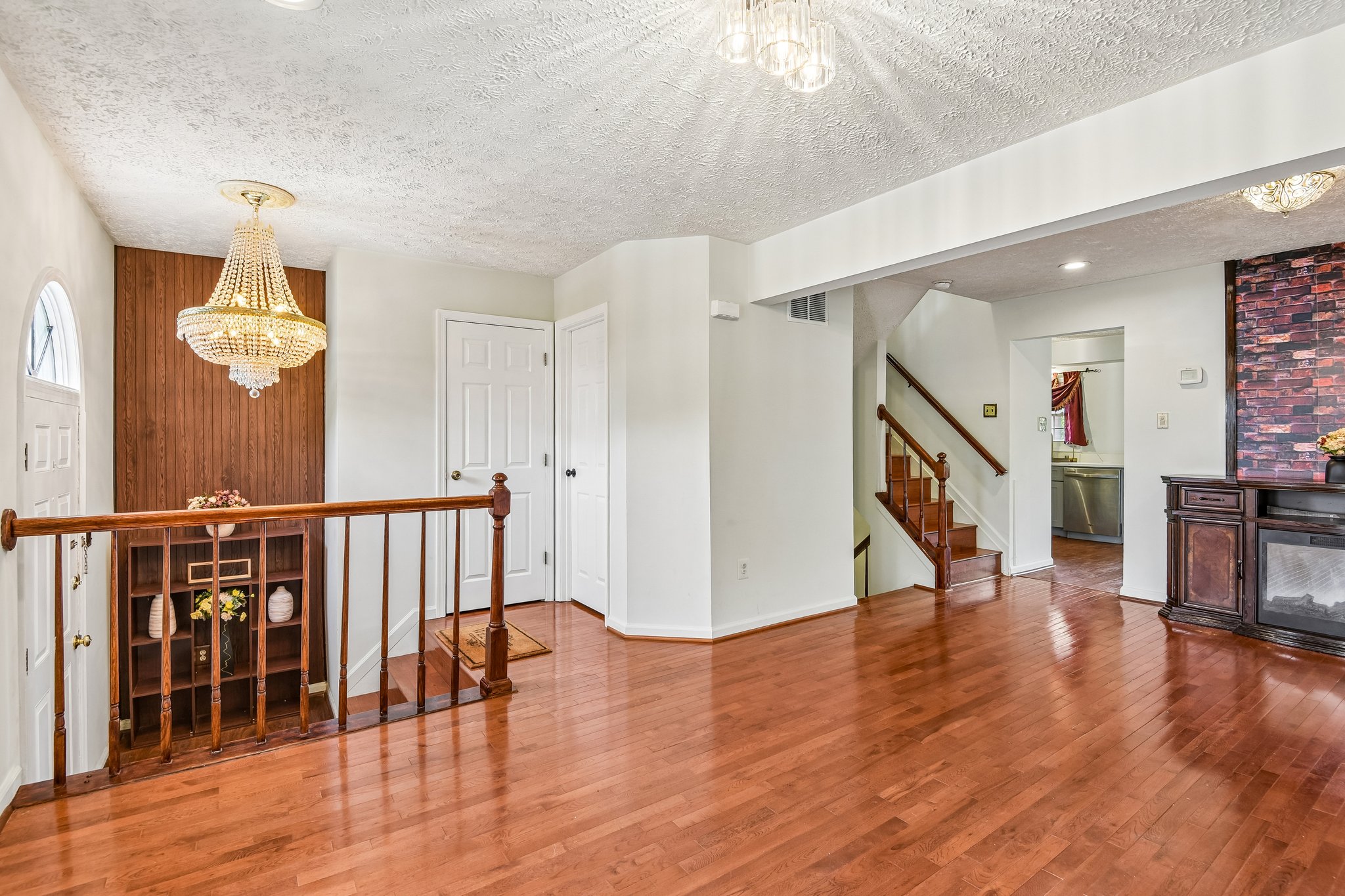 1603 Winding Brook Way-S1006-006.jpg