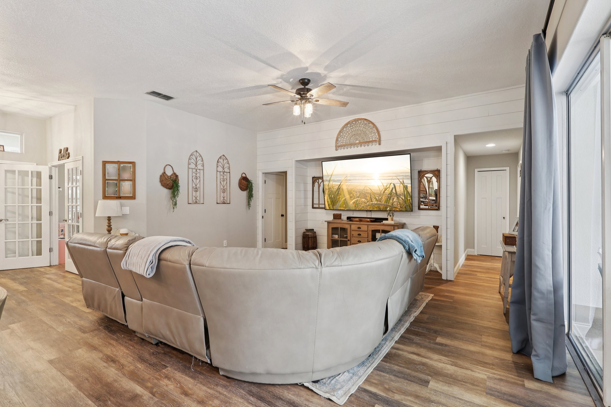 Kealan Cir-L1302-010.jpg