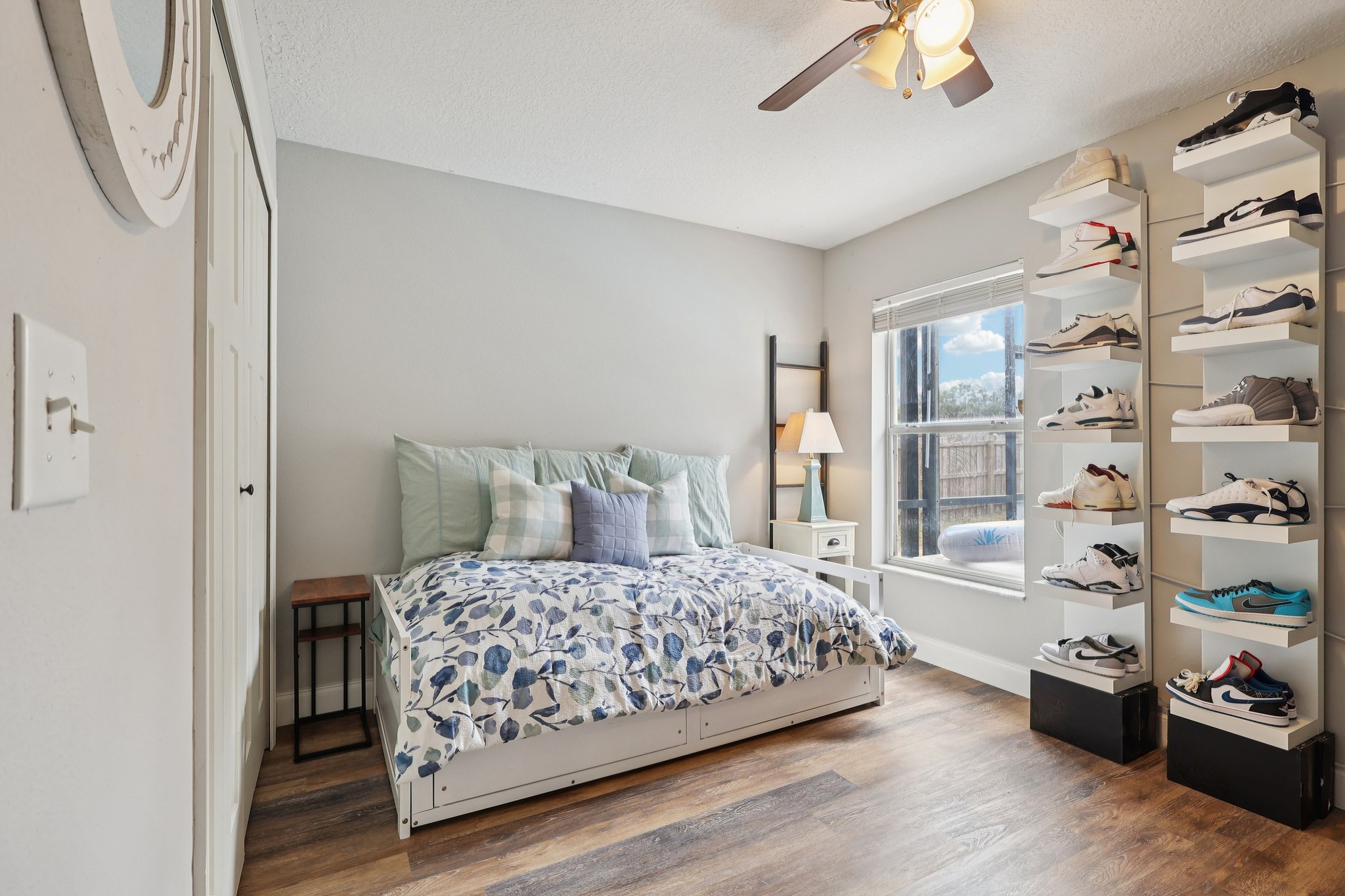 Kealan Cir-L1302-027.jpg