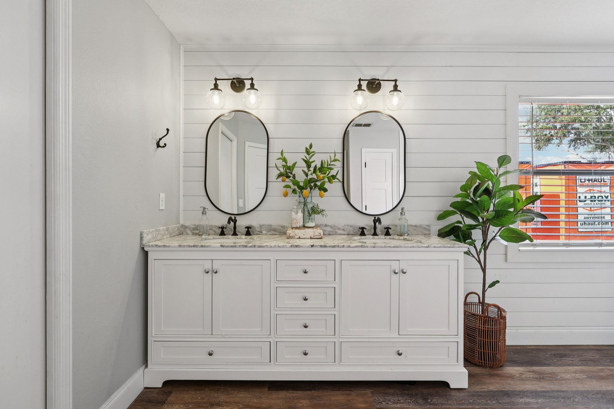 Kealan Cir-L1302-038.jpg