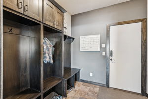 27_Interior