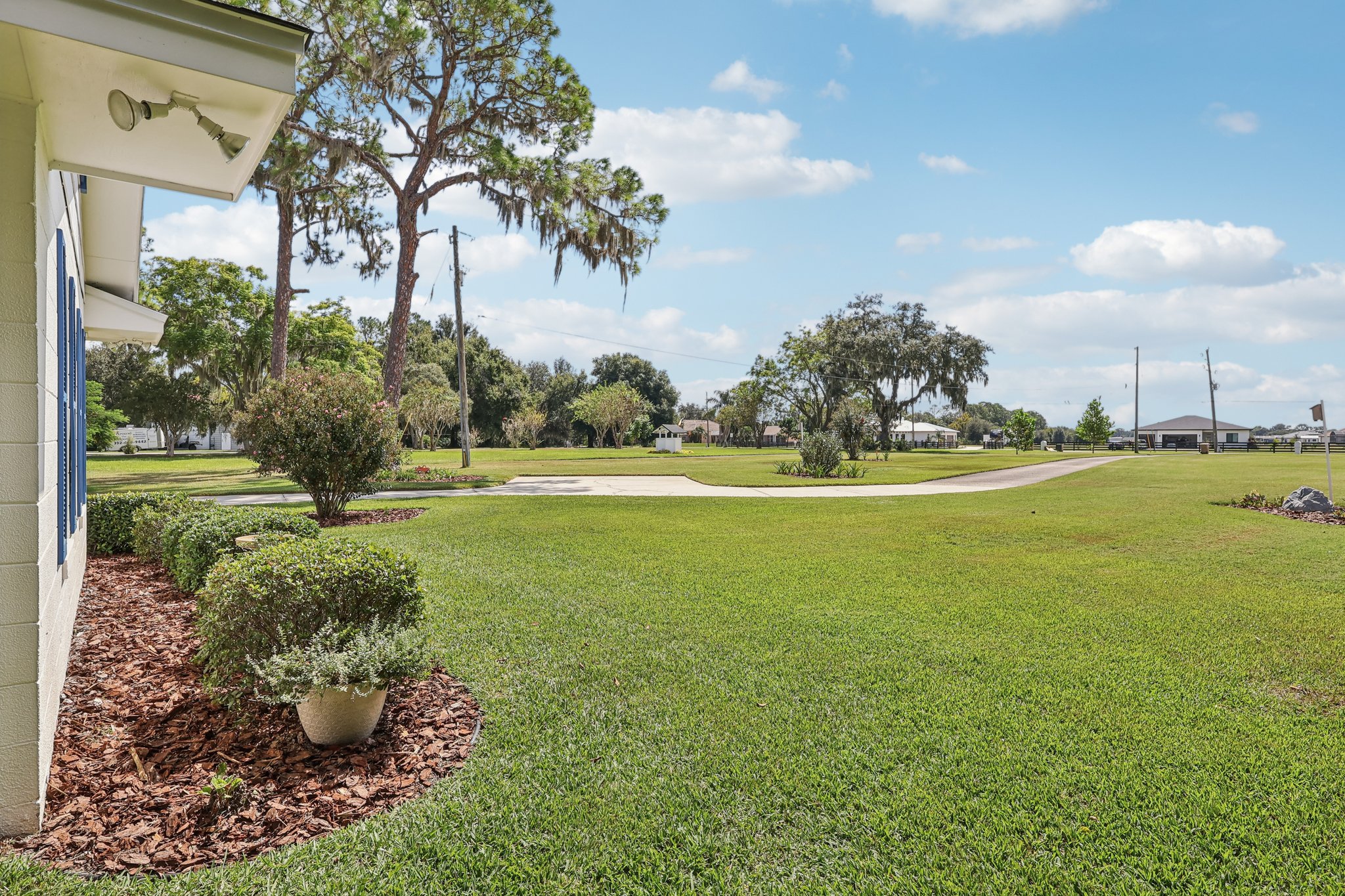 E Shirley Shores Rd-S2709-003.jpg