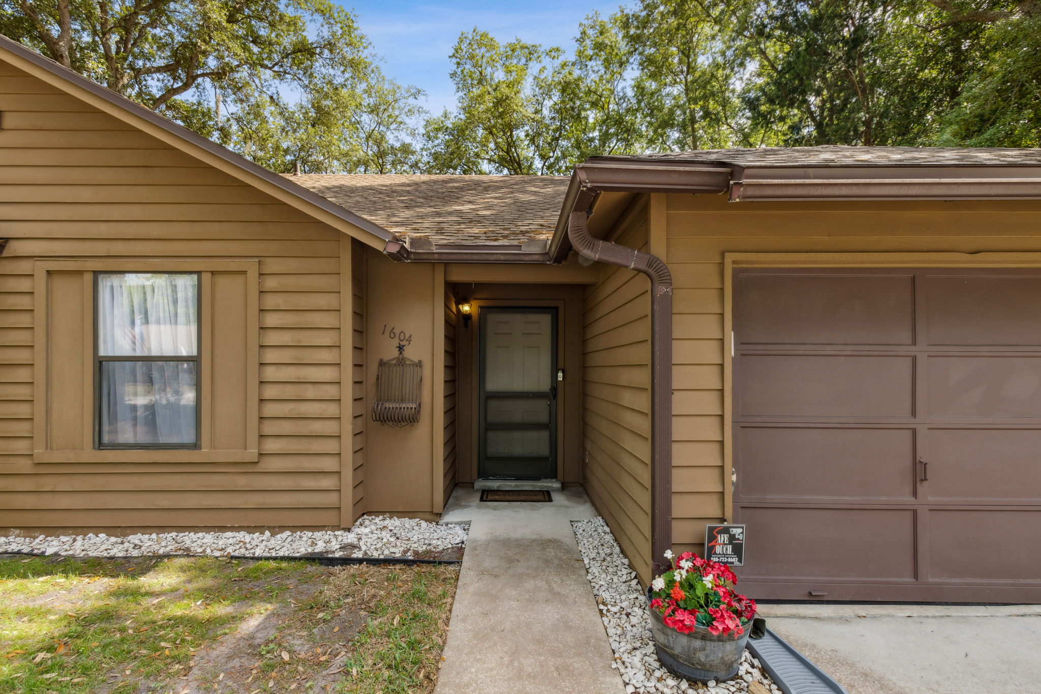Front Entry Detail