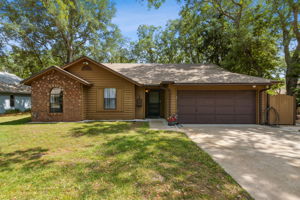 Welcome to 1604 Canterbury Ln