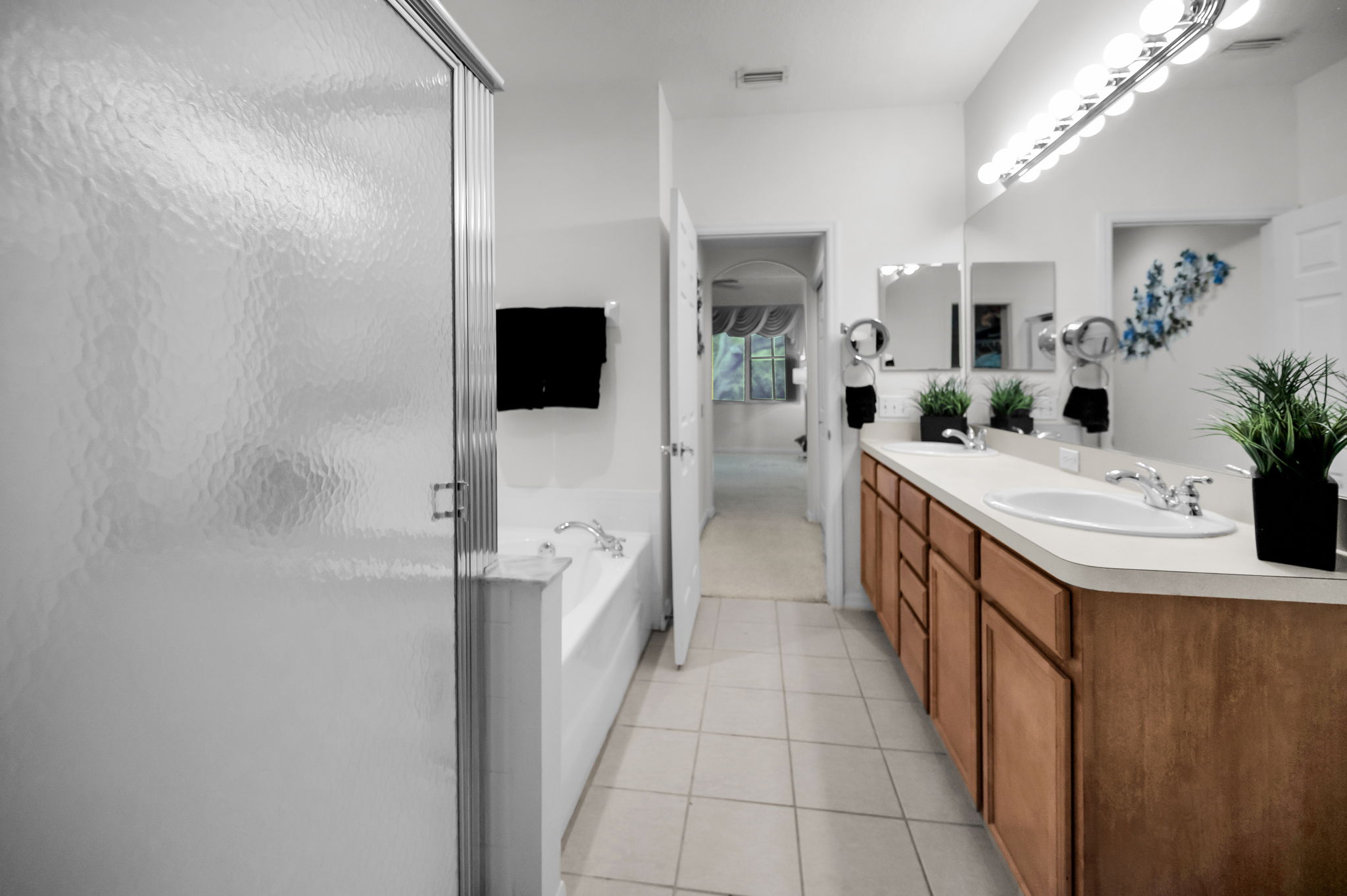 First Floor Primary Bathroom1d