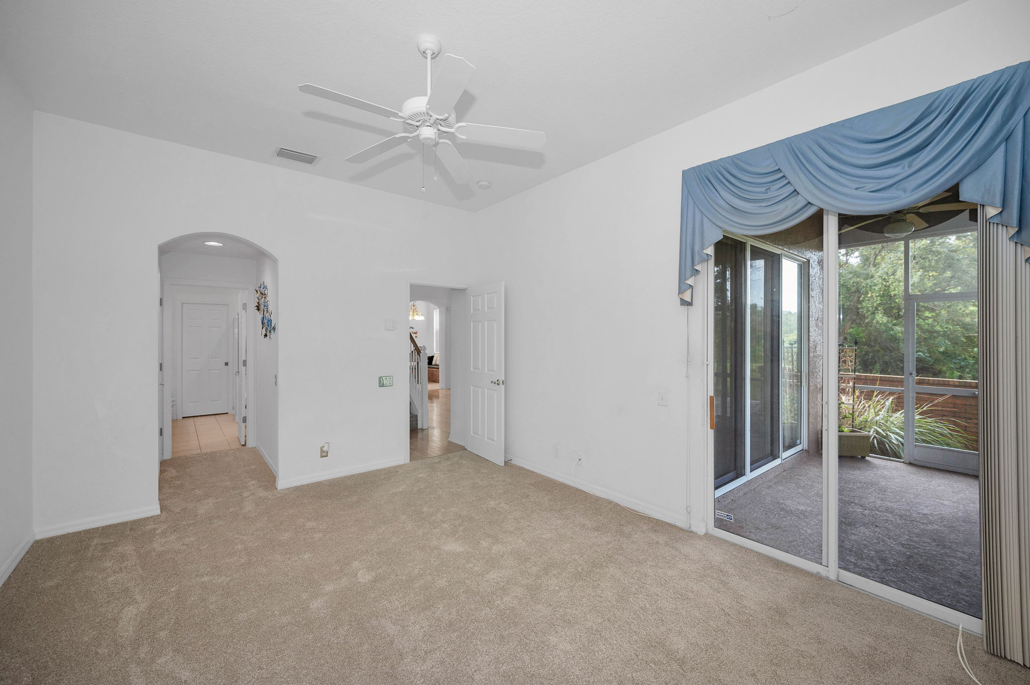 First Floor Primary Bedroom10b