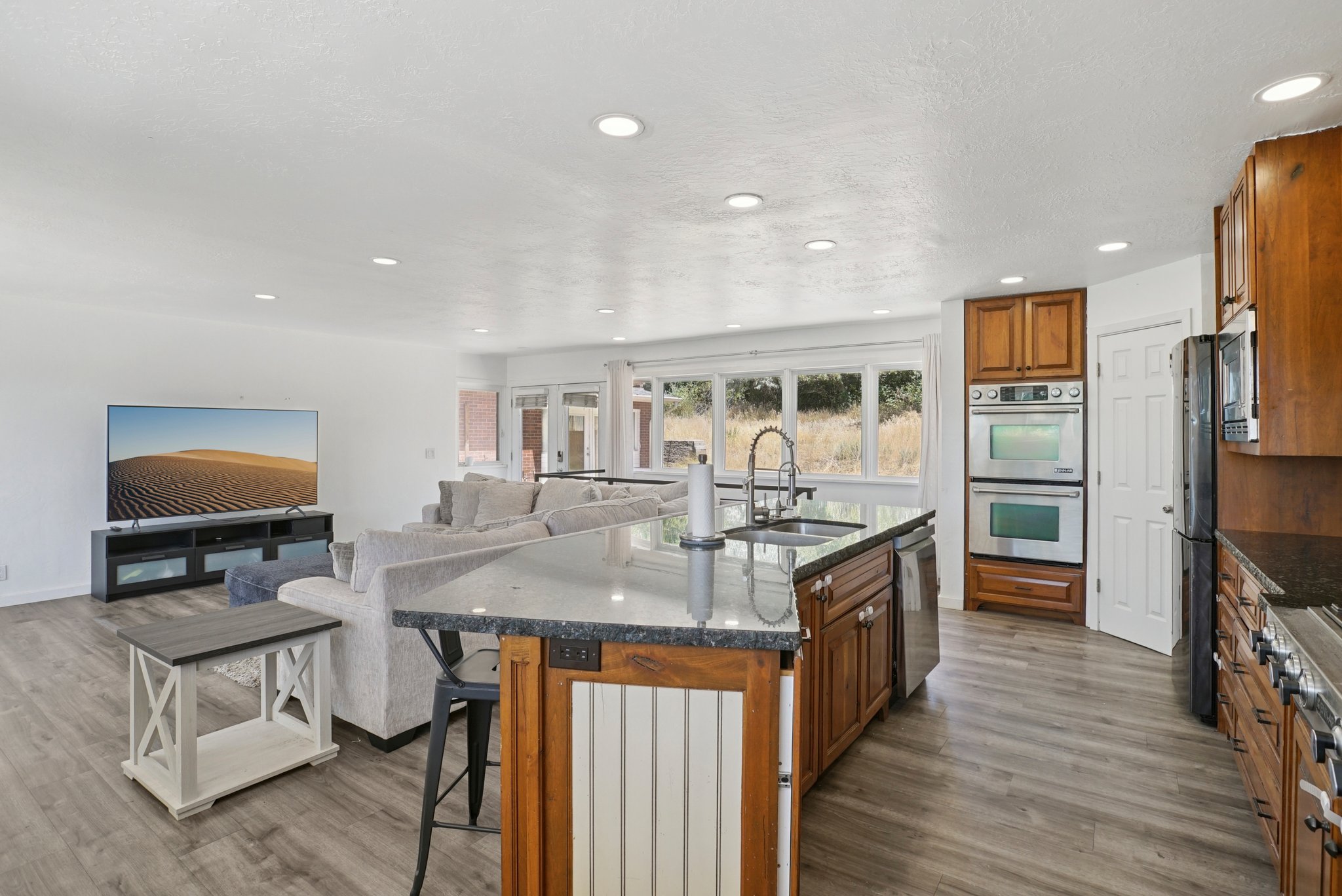 N Willow Ln-S0807-008.jpg