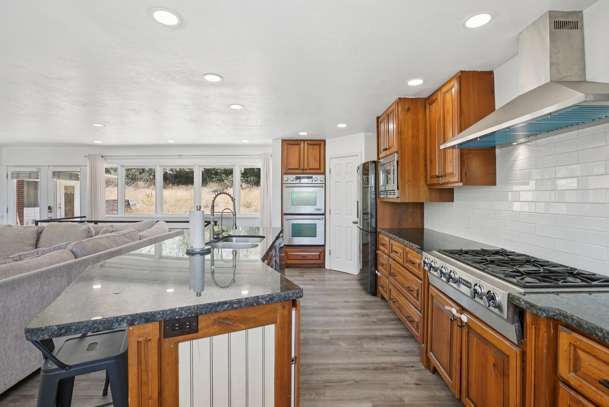 N Willow Ln-S0807-009.jpg