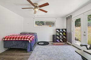 N Willow Ln-S0807-012.jpg