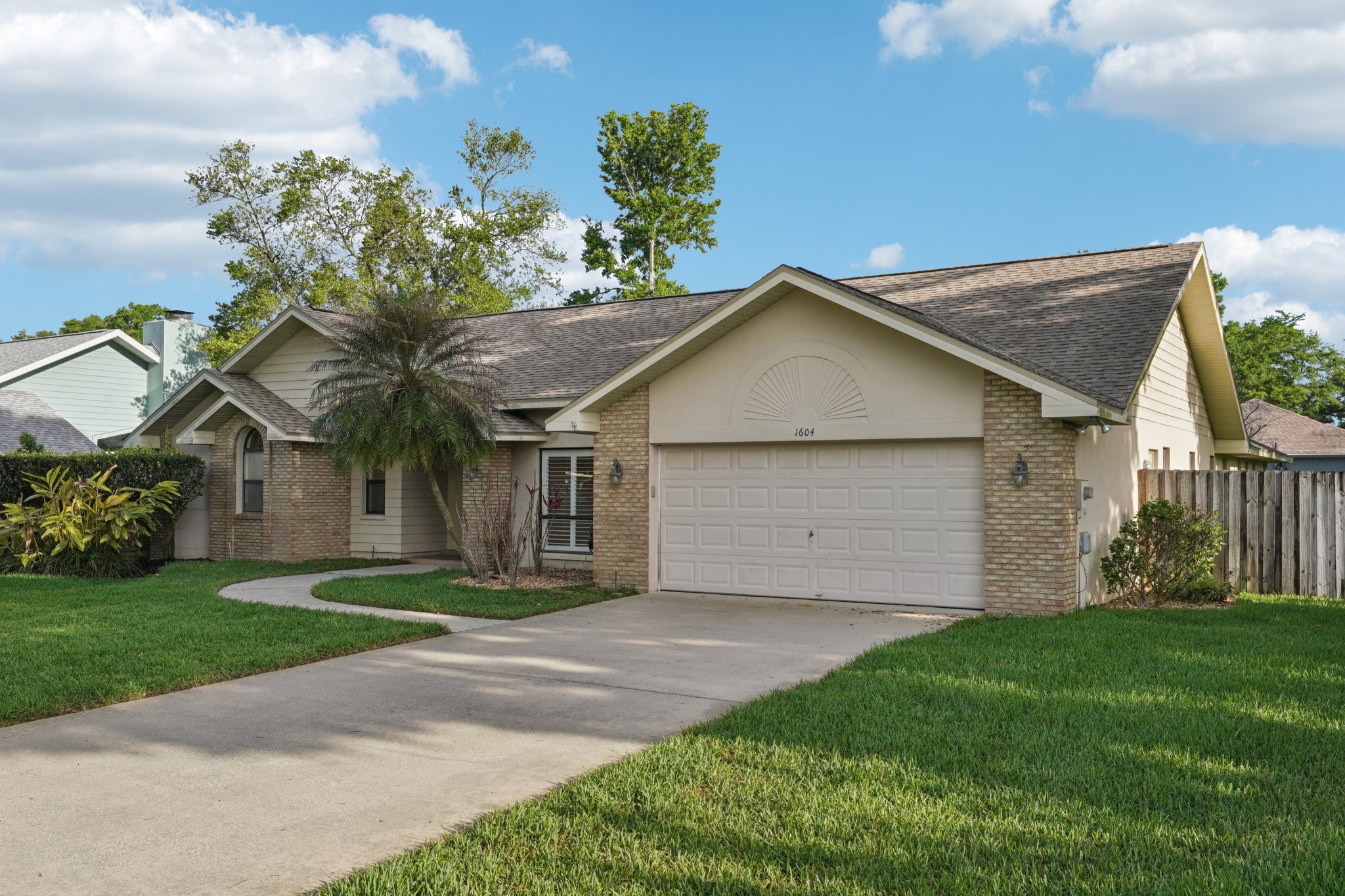 Palace Ct-S0904-003.jpg