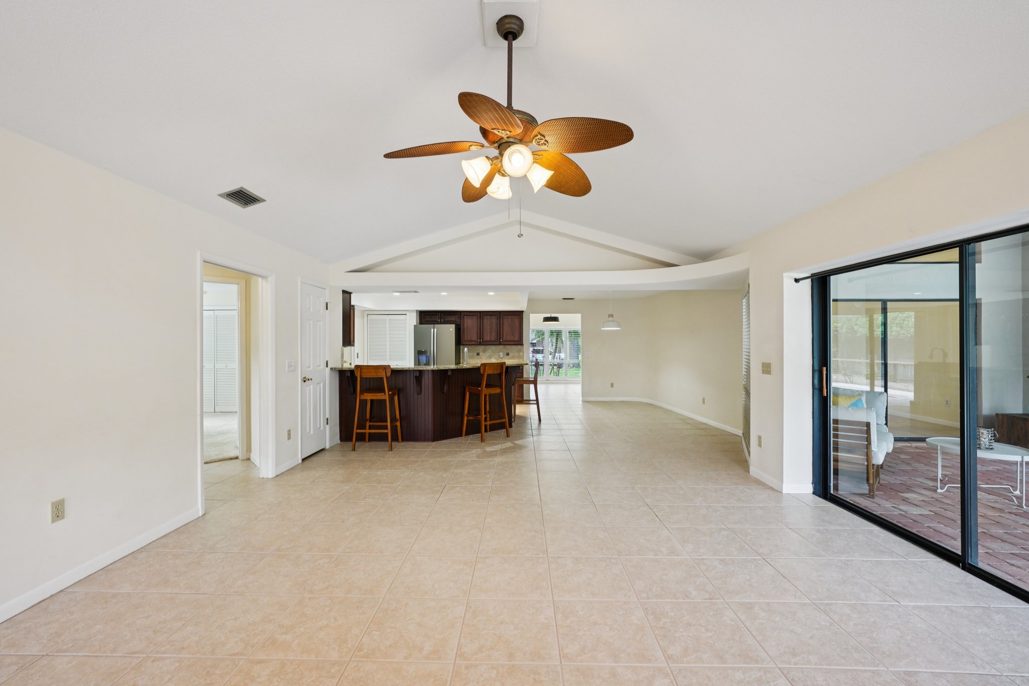 Palace Ct-S0904-016.jpg