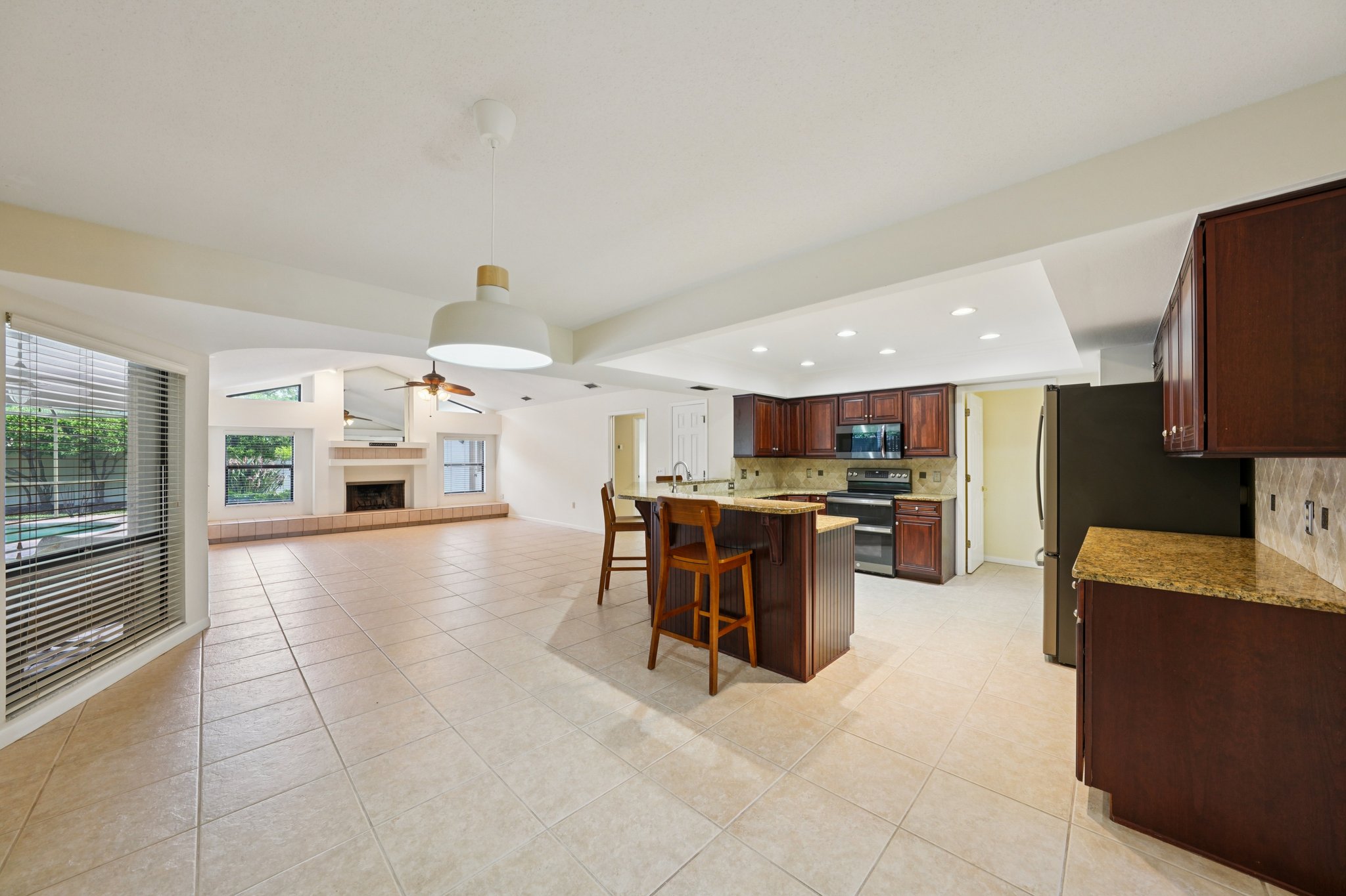 Palace Ct-S0904-018.jpg