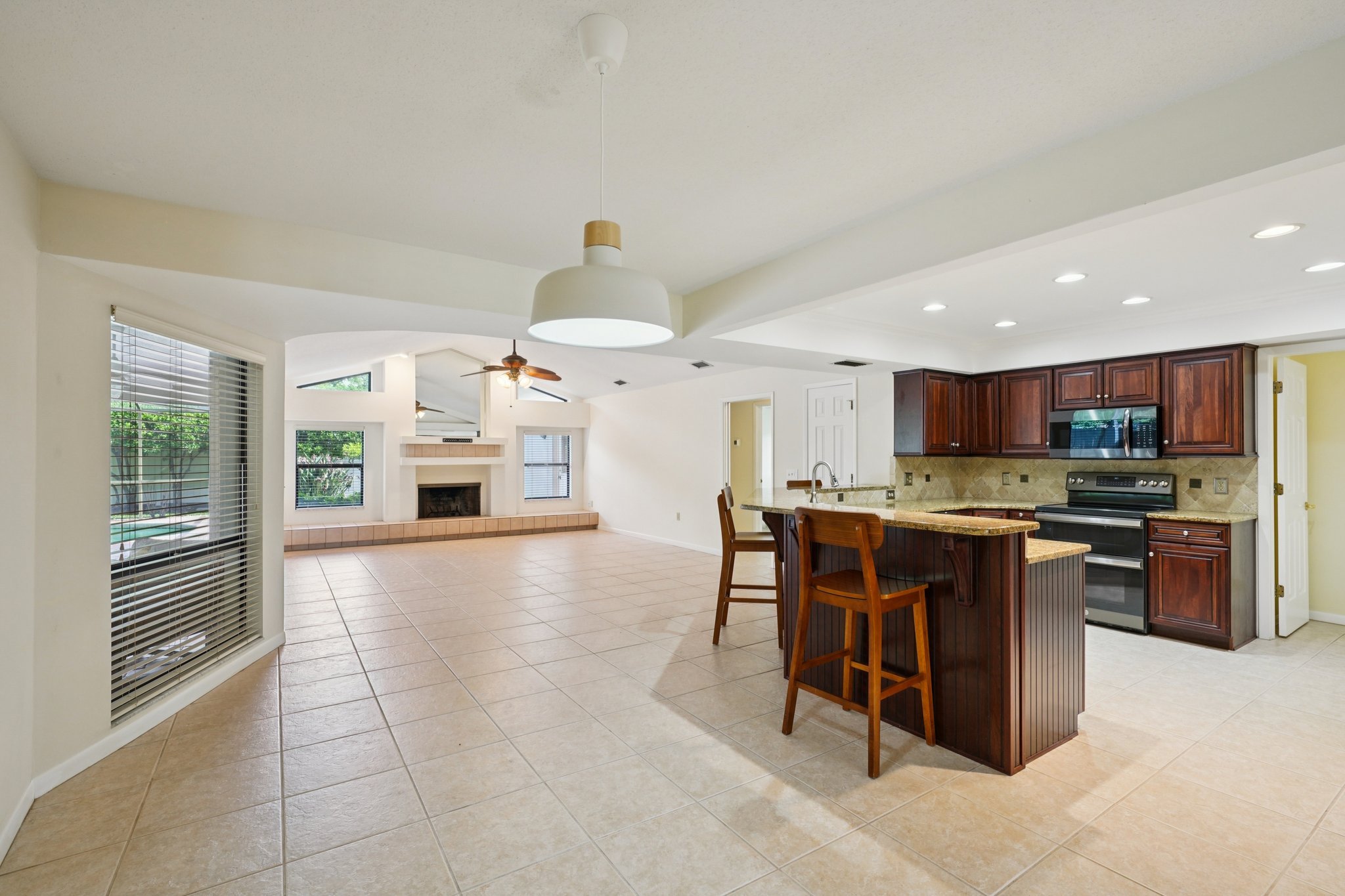 Palace Ct-S0904-019.jpg