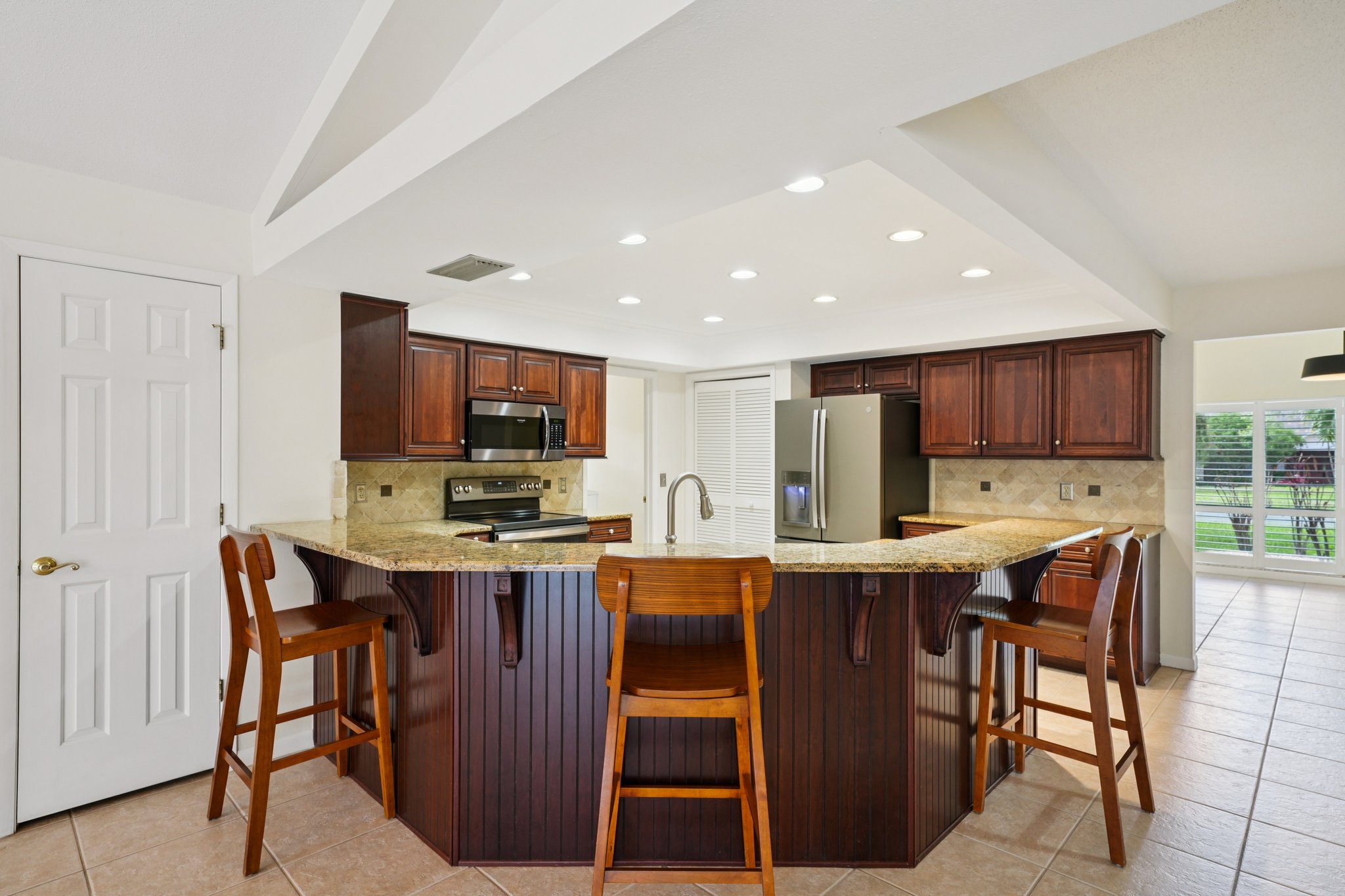 Palace Ct-S0904-021.jpg