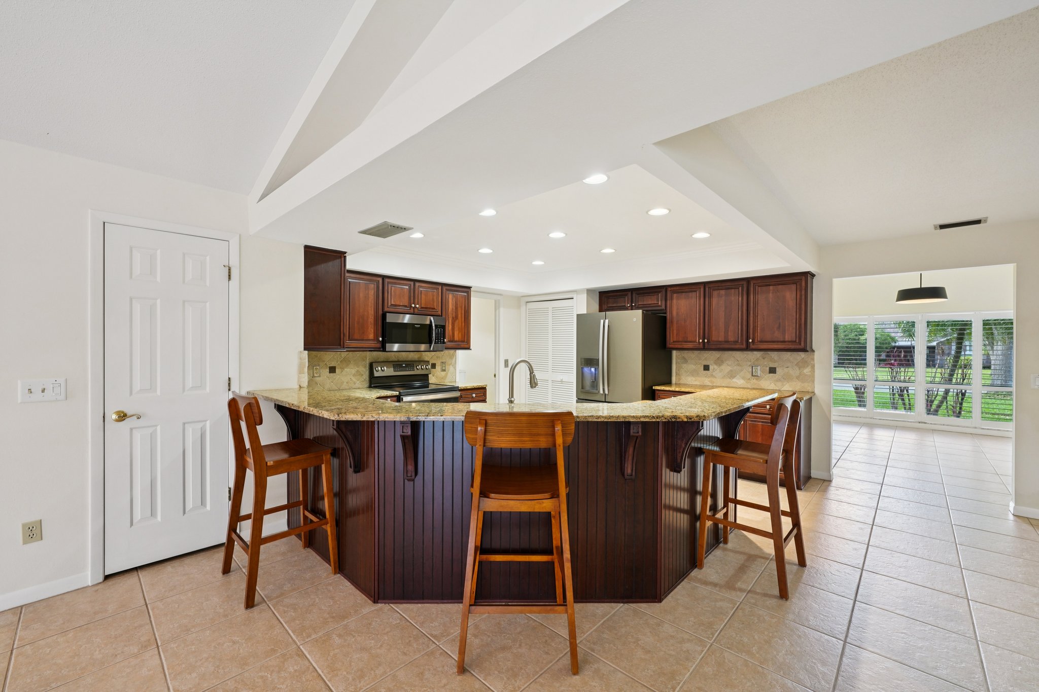 Palace Ct-S0904-022.jpg