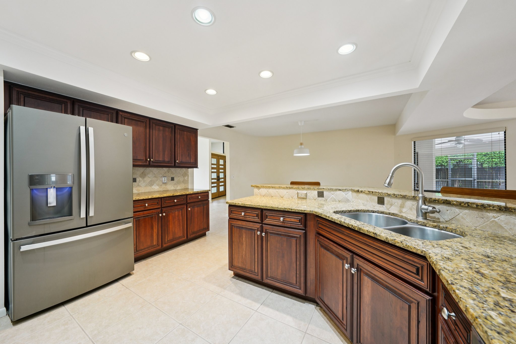 Palace Ct-S0904-034.jpg