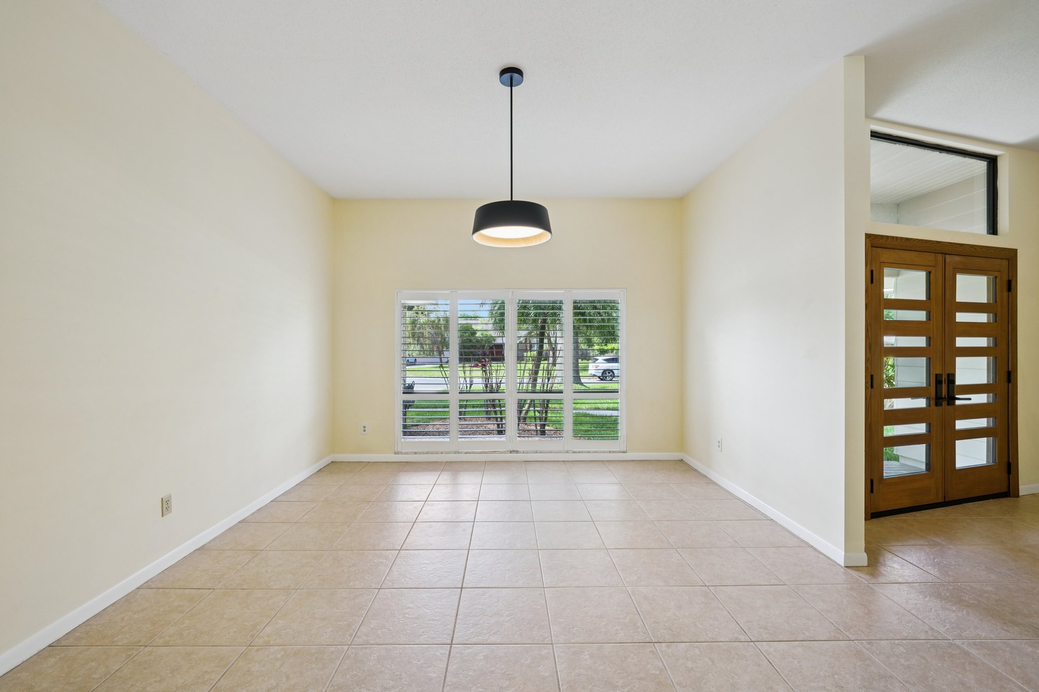 Palace Ct-S0904-041.jpg