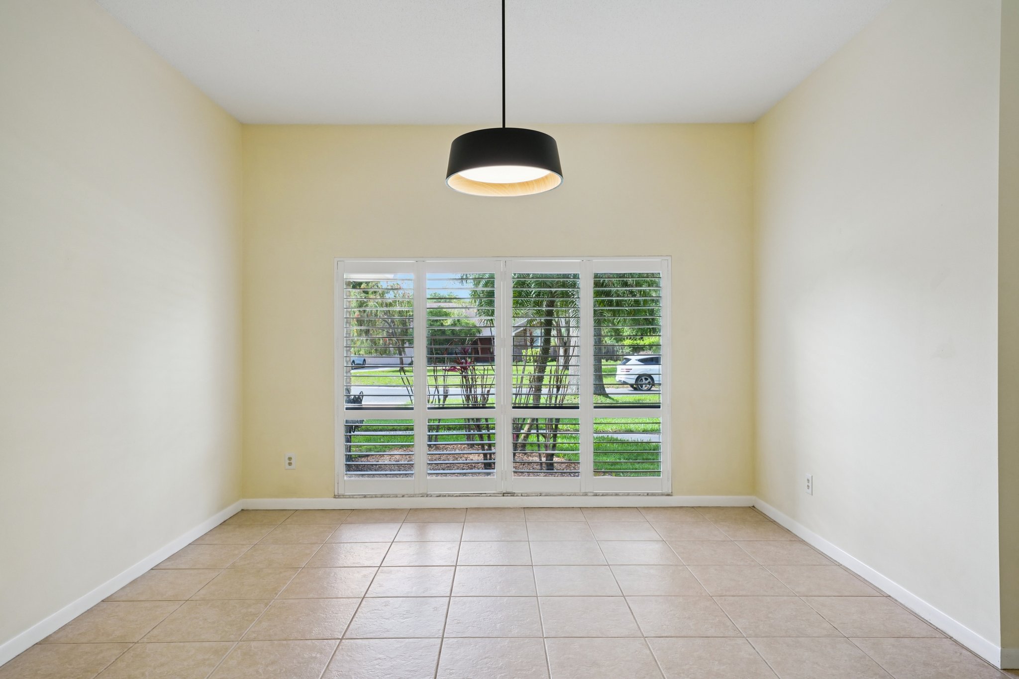 Palace Ct-S0904-042.jpg