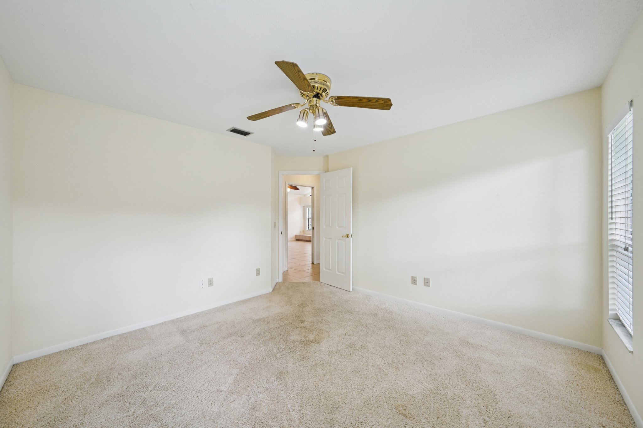 Palace Ct-S0904-052.jpg