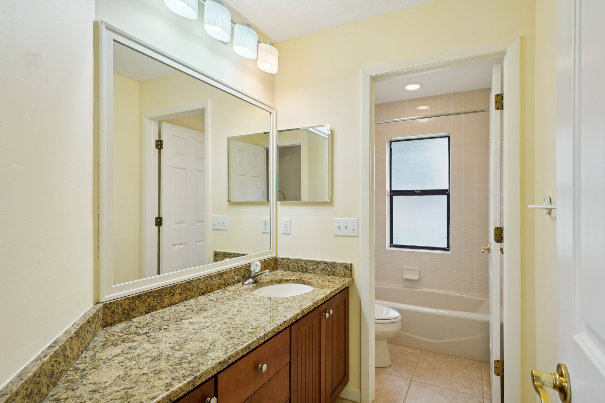 Palace Ct-S0904-058.jpg