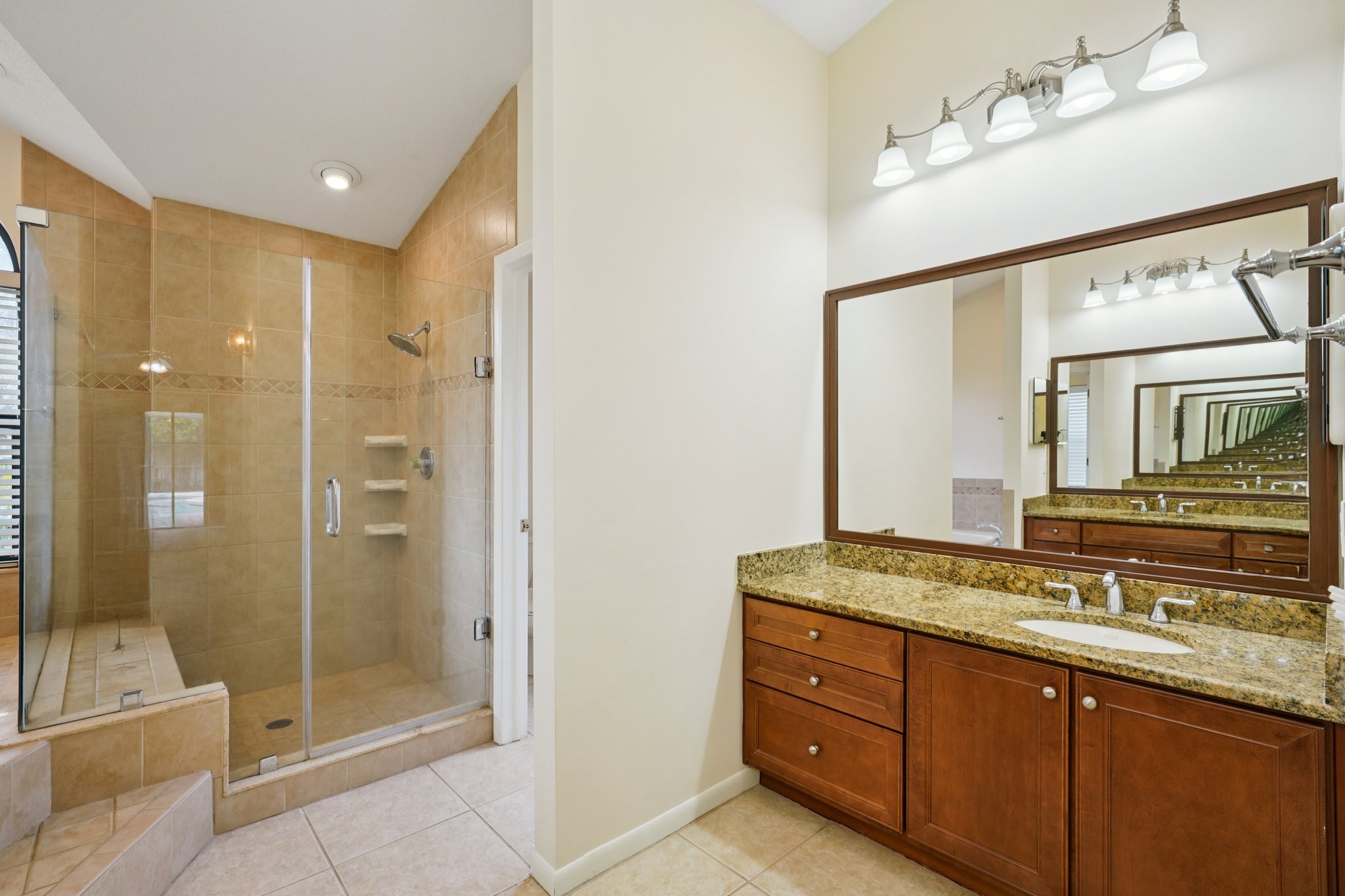 Palace Ct-S0904-068.jpg