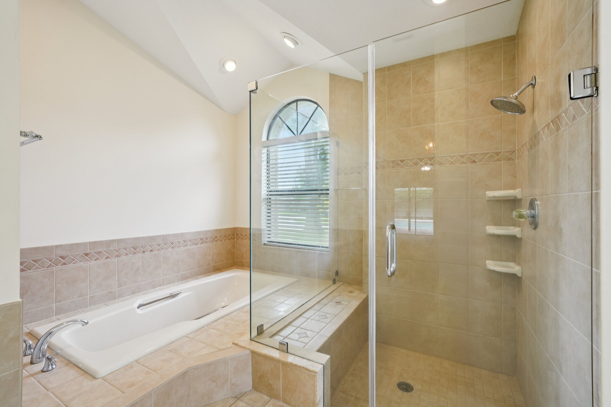 Palace Ct-S0904-074.jpg