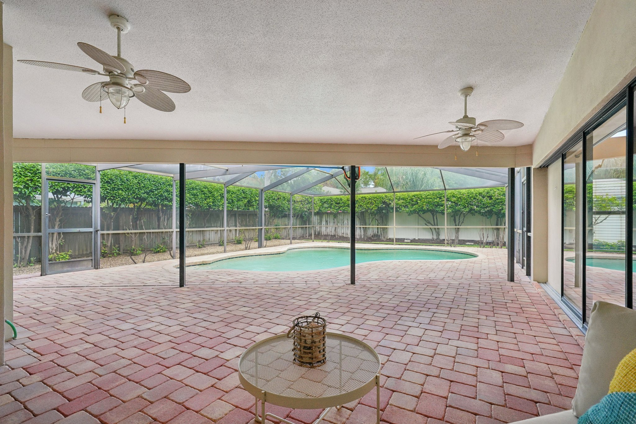 Palace Ct-S0904-076.jpg