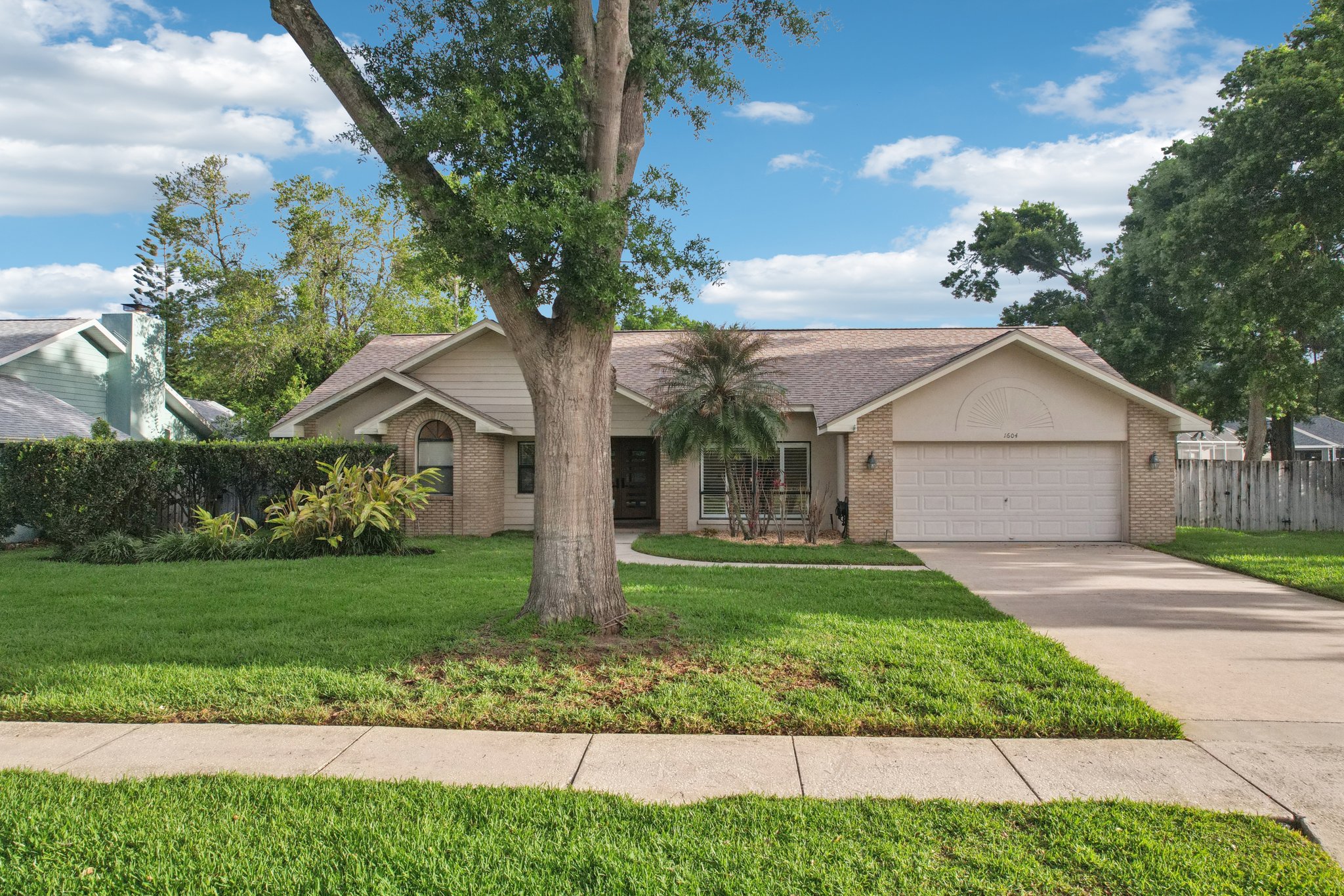 Palace Ct-S0904-087.jpg