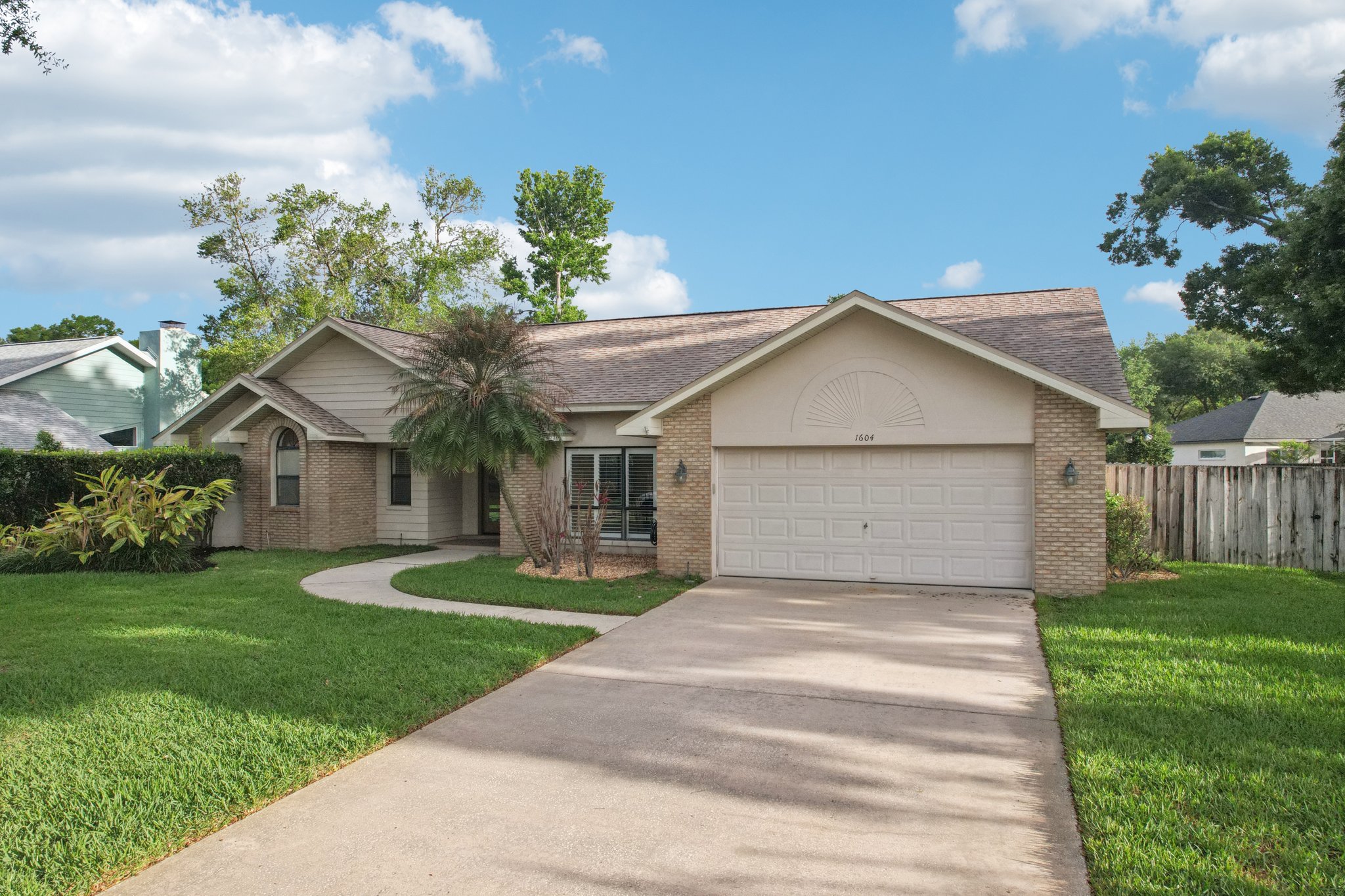 Palace Ct-S0904-089.jpg