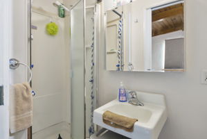  Photo 33