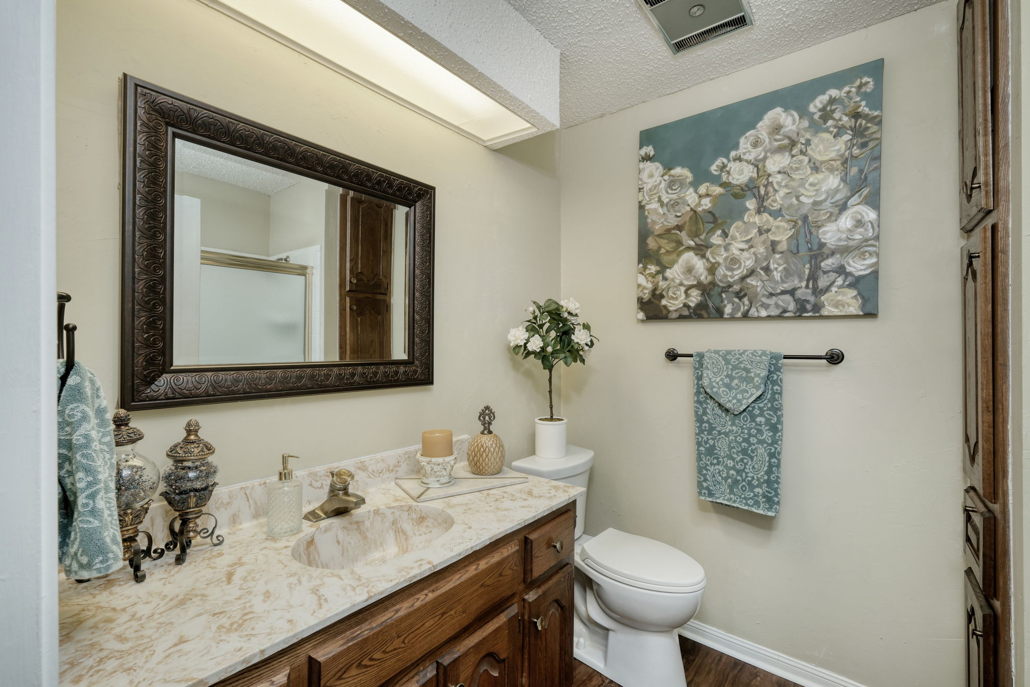 Upstairs Hall Bathroom