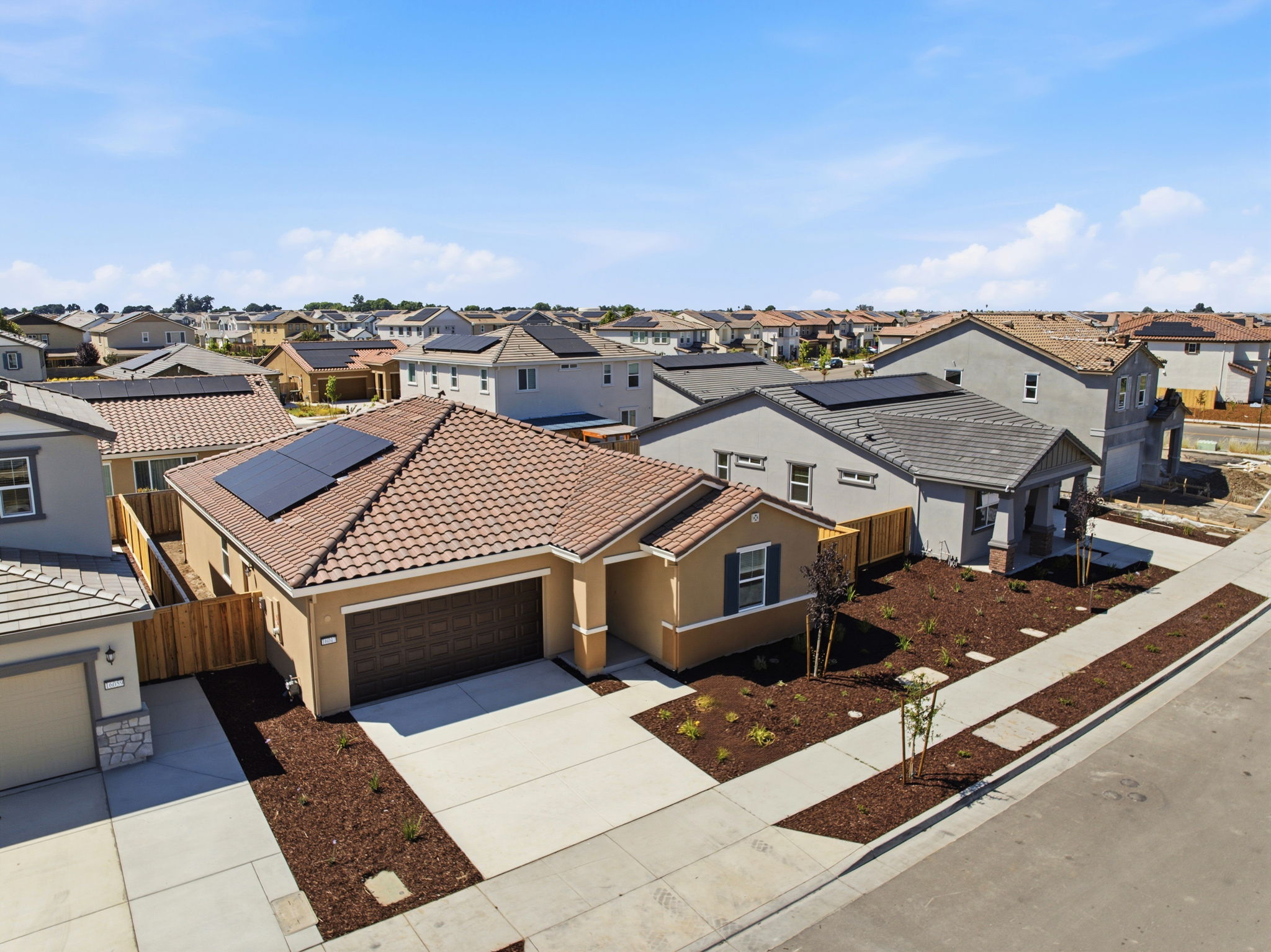 002_F8_AERIAL_16047 Pirates Cv Ln