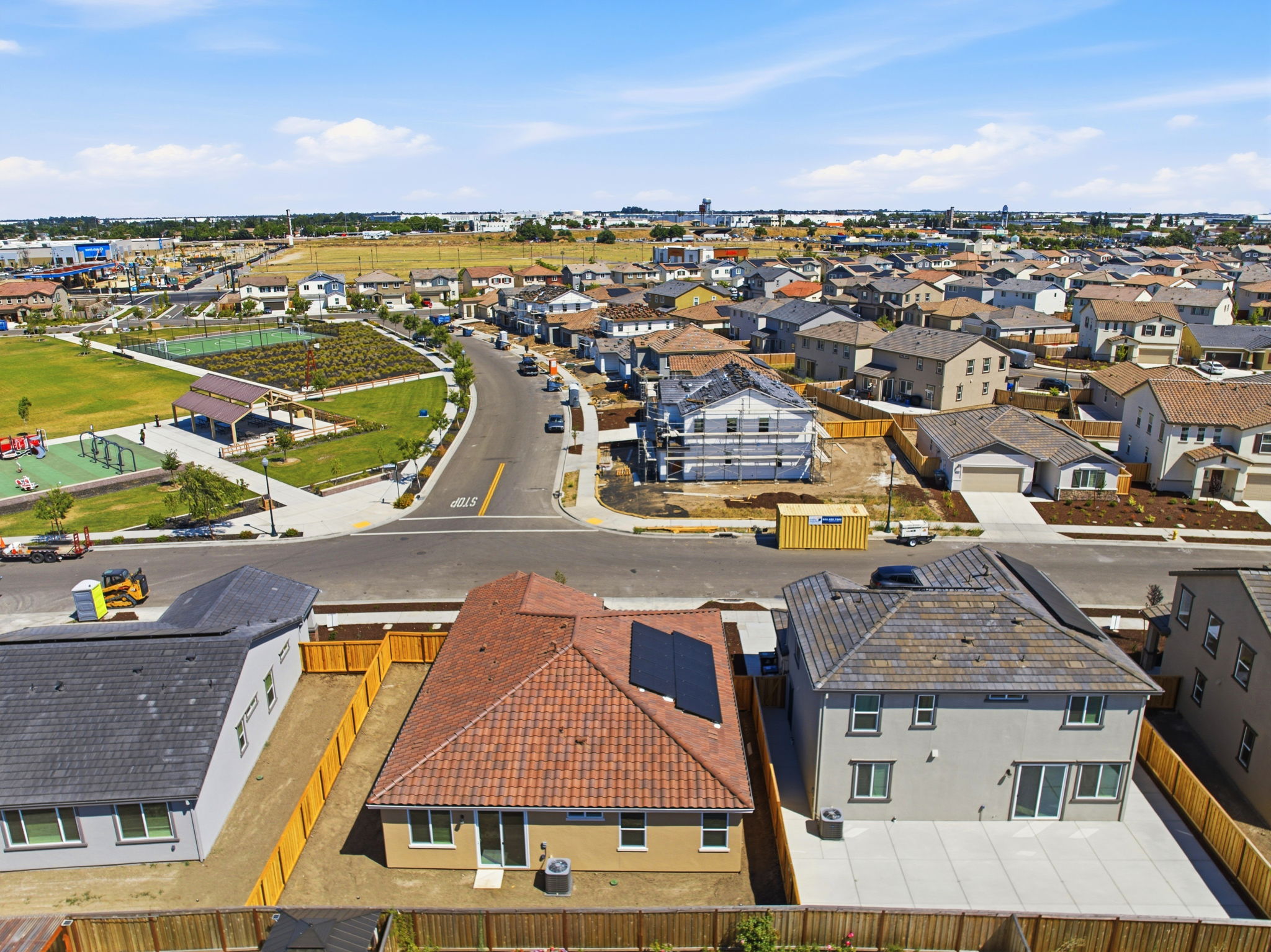 005_F8_AERIAL_16047 Pirates Cv Ln
