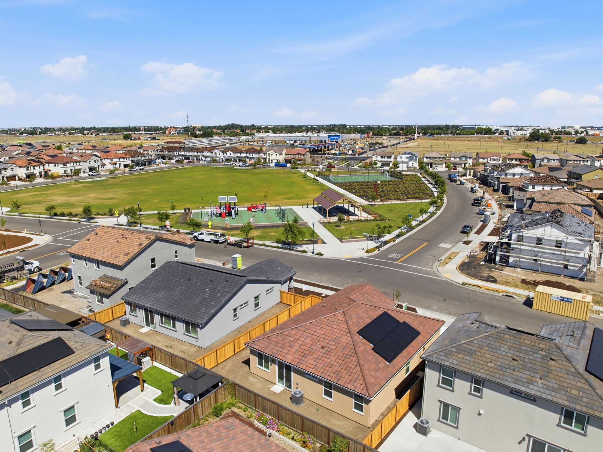 006_F8_AERIAL_16047 Pirates Cv Ln
