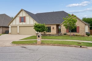 1605 NW 199th St_002.jpg