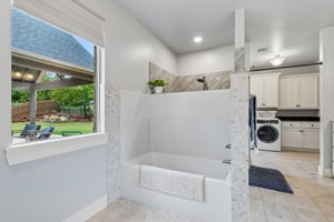 1605 NW 199th St_029.jpg