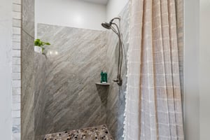 1605 NW 199th St_031.jpg